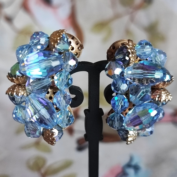 Vintage Blazing Dark Aurora Borealis Rhinestone Clip On Earrings Unsigned - Picture 9 of 9